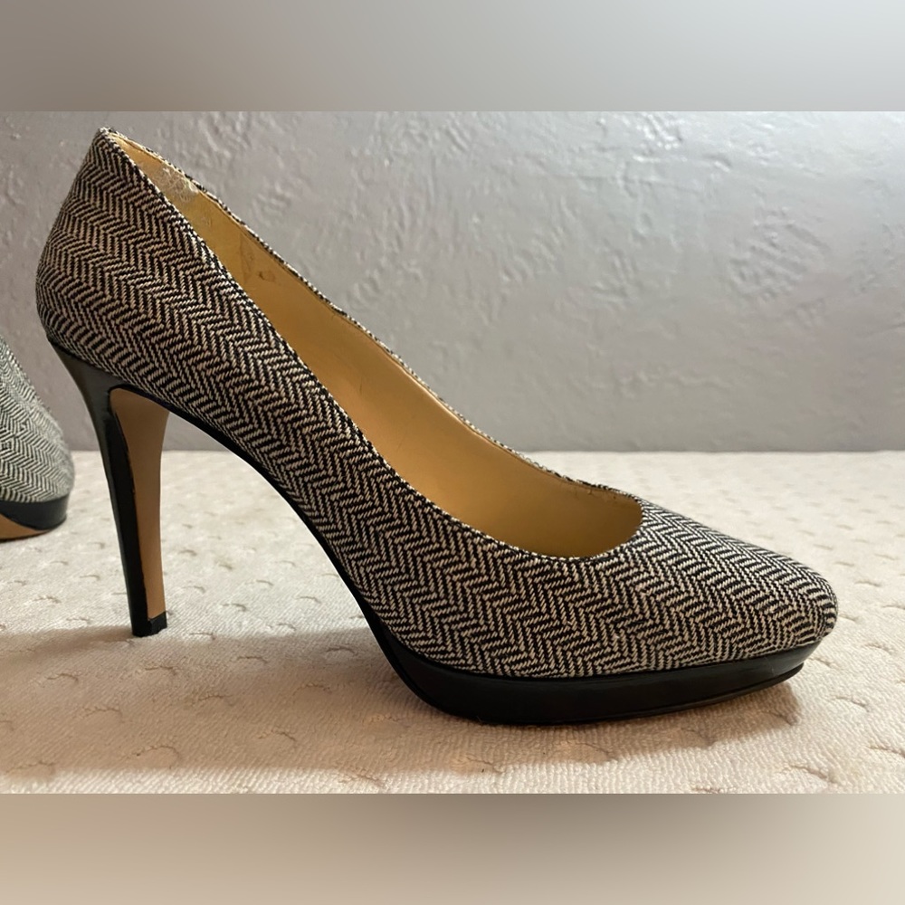 NINE WEST Womens Nine "Wise up" Black/White Herringbone Fabric Heels